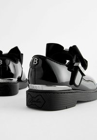 Baker by Ted Baker BACK TO SCHOOL MARY JANE WITH BOW - REGULAR FIT - Baleríny s páskem - black