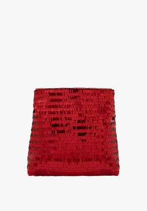 Rode clutch tas met een gestructureerd oppervlak van pailletjes, met een rechthoekige vorm en een gesloten bovenkant.