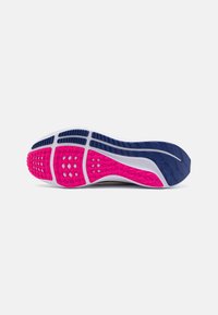 Nike Performance AIR ZOOM PEGASUS 40 - Løpesko for vei - white