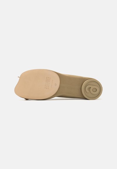 MM6 Maison Margiela BALLET SHOE - Ballerine con cinturino - three house