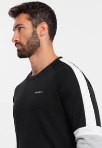 Ombre Sweatshirt - black grey white