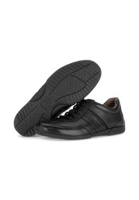 Zwarte leren schoenen met een ronde neus, vetersluiting, gestructureerde panelen en rubberen zolen met grippatronen voor tractie.
