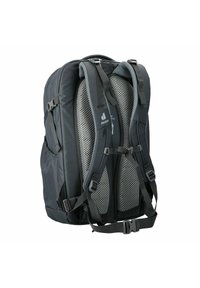 Mochila negra con respaldo de malla acolchada y correas ajustables. Cuenta con un diseño resistente, múltiples compartimentos y un detalle de logo.