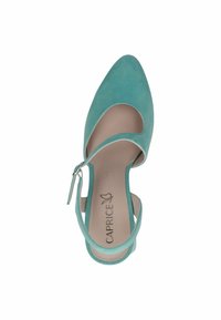 Akvamodra slingback čevlji s koničastim nosom, izrezanimi stranicami in nastavljivim gležnjarjem, ki vključujejo bež notranjost in podrobnost z logotipom.
