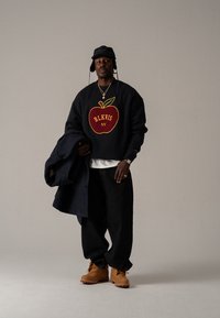 BLKVIS BIG APPLE CREWNECK - Mikina - black