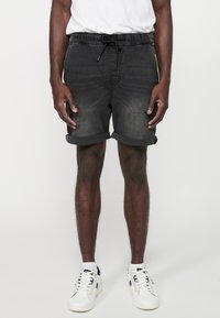 Koroshi BERMUDA JOGGER - Džinsa auduma šorti - denim black denim