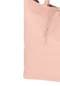 Zachte lichtroze leren shopper met een gladde textuur en een gestructureerd ontwerp. Voorzien van een trekkoordsluiting en minimalistische accenten.