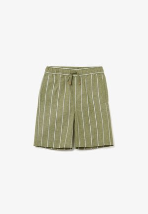 Grün gestreifte Shorts mit leinenartiger Textur, die weiße vertikale Streifen und einen elastischen Bund mit Kordelzug aufweisen.