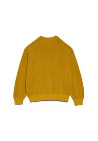  pull en maille jaune moutarde avec une coupe décontractée, des poignets et un ourlet côtelés, et un motif de tissage texturé, vue de dos.