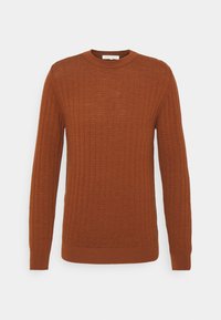 Maglione marrone a maglia con texture a coste, scollatura rotonda e maniche lunghe. Presenta un orlo aderente e dettagli ai polsini.