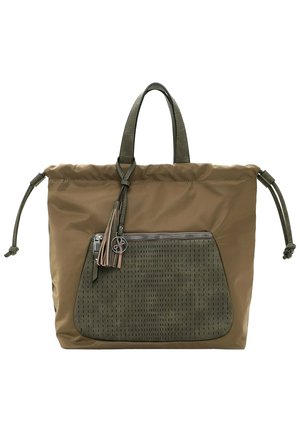 Sac fourre-tout marron avec poche avant zippée vert foncé, deux poignées supérieures, fermetures latérales à cordon et breloque décorative pompon.