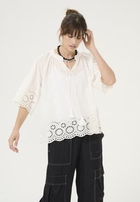 Thumbnail Image 3