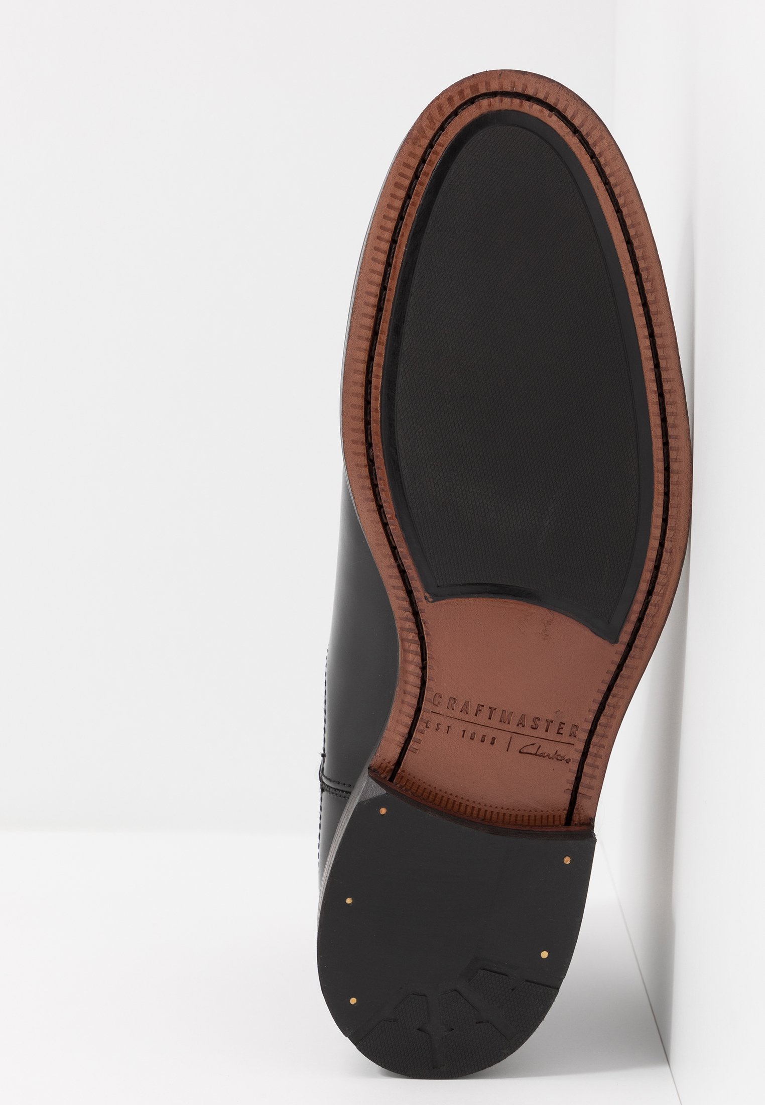 clarks oliver top black