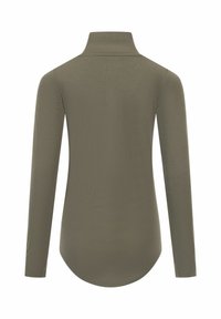 Haut en turtleneck à manches longues, en ribbed vert olive, avec un ourlet arrondi, présenté de dos sur fond blanc.