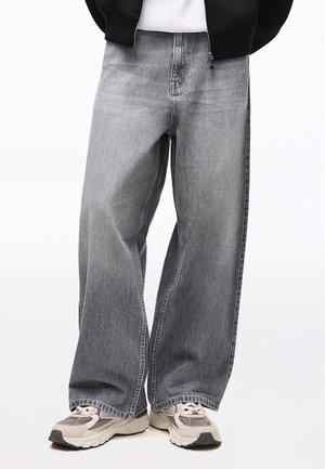 Bershka, SUPER BAGGY - JEANS - Jeans baggy - grey