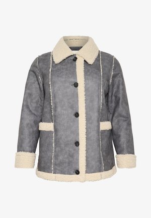 Giacca in finta pelle grigia con colletto e rifiniture in finta pelliccia beige, dotata di bottoni neri e due tasche frontali.
