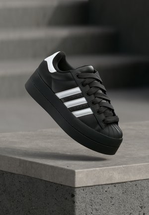adidas Originals, SUPERSTAR STACK - Tenisky - core black/footwear white