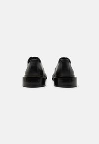 Calvin Klein POSTMAN DERBY - Snøresko - triple black
