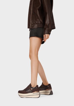 Queen Helena, X35-32 - Sneakers basse - marrone