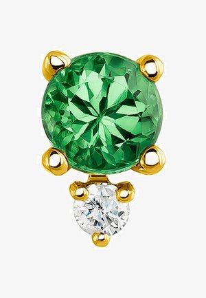 Pendiente de gema verde con un diseño redondo y facetado, montado en oro. Presenta una piedra clara más pequeña debajo, mostrando un acabado pulido y una textura suave.