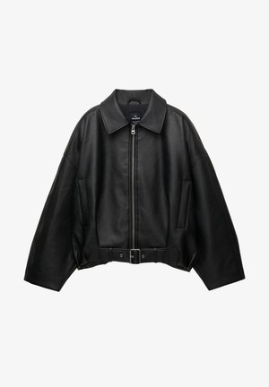 Schwarze Lederjacke mit einem breiten Kragen, Reißverschluss vorne, zwei Seitentaschen und einem taillierten Bund, mit lockerem Schnitt und glatter Textur.