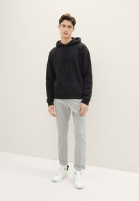 TOM TAILOR DENIM Nohavice - grey white mini houndstooth