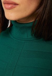 Morgan Neule - green