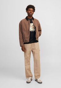 Jack & Jones JORSEQUOIA TEE CREW NECK  - Marškinėliai su spaudiniu - black
