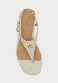 EVERLEY II CROSSHATCH LEATHER SANDAL - T veida siksniņu sandales - soft white