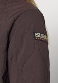Napapijri Veste mi-saison - dark brown