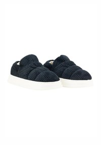 Zapatos slip-on de pana azul oscuro con una suela de goma blanca gruesa, que presentan un diseño acolchado y una textura suave.