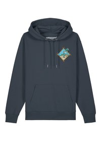Donkergrijze hoodie van zacht materiaal, met een voorzak en een geborduurd strandtafereel in een diamanten vorm op de borst.