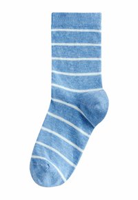 Jasnoniebieska skarpeta z białymi poziomymi paskami, wykonana z miękkiego materiału. Posiada ściągacz na mankiecie i zaokrąglony kształt palców.