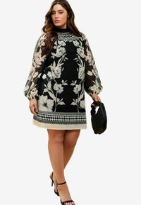Lipsy PLUS SIZE FIT FLORAL BORDER - Päevakleit - monochrome