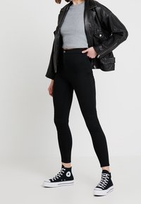 Topshop Triko s potiskem - grey