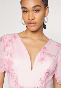 WAL G. WEDDING JAMIE FLARE SLEEVE MIDI - Shift dress - pink/pink