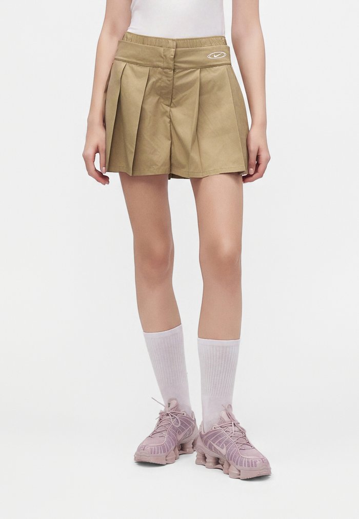 Nike STREET PLEATED SKIRT - Mini skirt - parachute beige/metallic silver-coloured