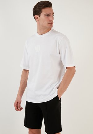 LOOSE FIT - Triko s potiskem - white