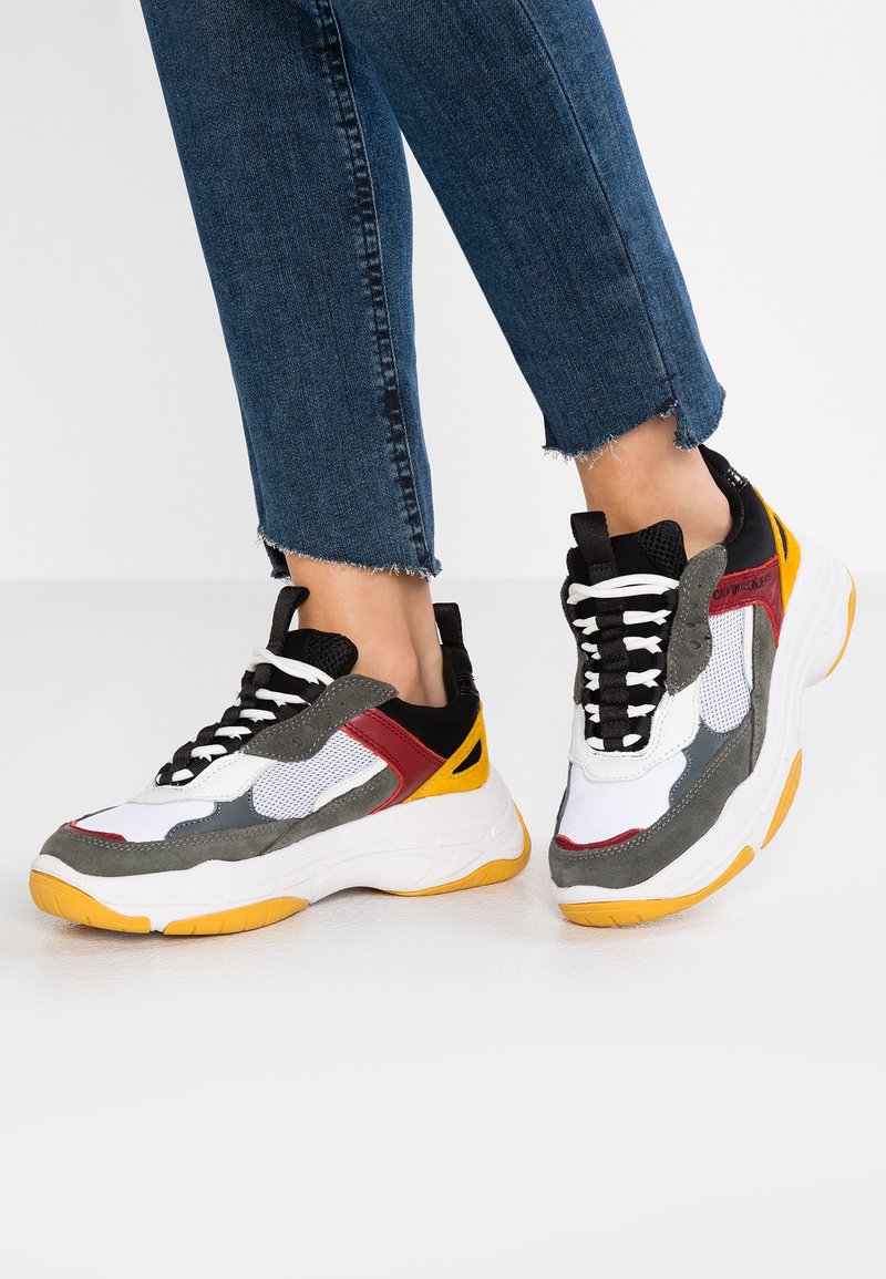Calvin Klein Jeans MAYA - Zapatillas - white/black/grey ...