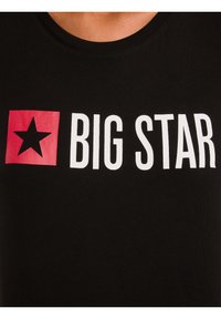 Big Star RISMA - Nyomott mintás póló - schwarz