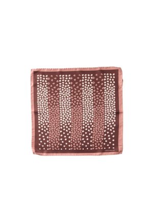 Pañuelo cuadrado de seda con racimos verticales de pequeñas flores blancas y rosas sobre un fondo rosa oscuro y borde rosa claro.