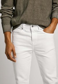 Thumbnail Image 4