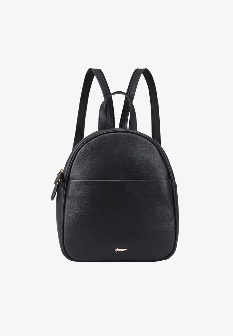 Zwarte leren rugzak met een ronde vorm, verstelbare schouderbanden, een voorkantzak en een gouden logo-accent aan de onderkant. Gestructureerd oppervlak.