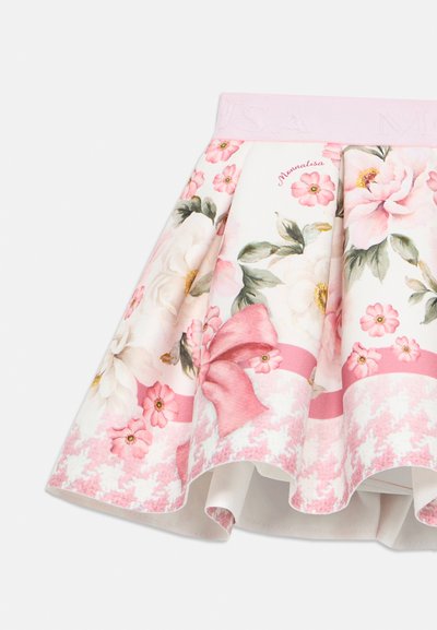 Blomstermønstret skjørt i hvitt og rosa, med rosa sløyfe og lagdelt søm, laget av myk stoffer med elastisk liv.