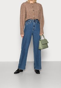 Résumé Kofta - brown