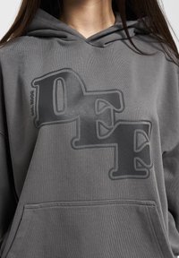 DEF BIG  - Kapuutsiga pusa - anthracite