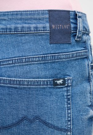 Mustang, Short en jean - blau