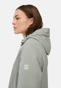 camel active FUNKTIONS AUS MIT KAPUZE UND REFLEKTIERENDEN DETAILS - Parka - misty sage