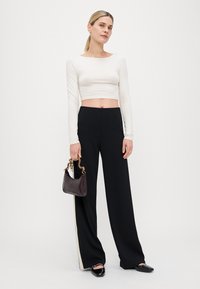 Vero Moda Tall VMBERLIN WIDE PANEL - Hlače - black
