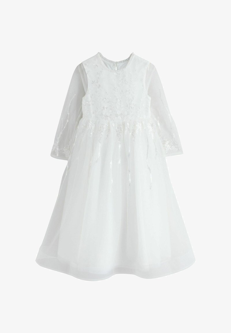 Fehér, hosszú ujjú lányruha virágos hímzéssel és áttetsző réteggel, kerek nyakkivágással és bővülő szoknyával.